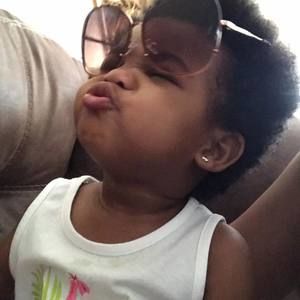 Meet your Posher, Cassandra